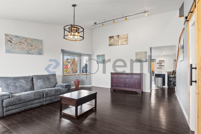 Building Photo - 8115 77th Ave NE