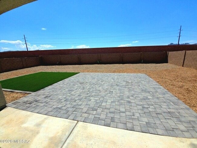Building Photo - 10004 N Guayacan Trail
