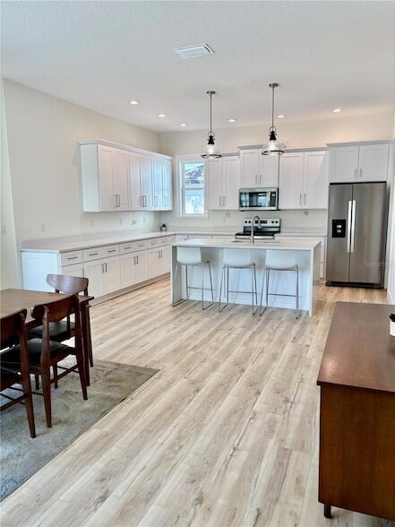 Building Photo - 14733 Sunset Dr