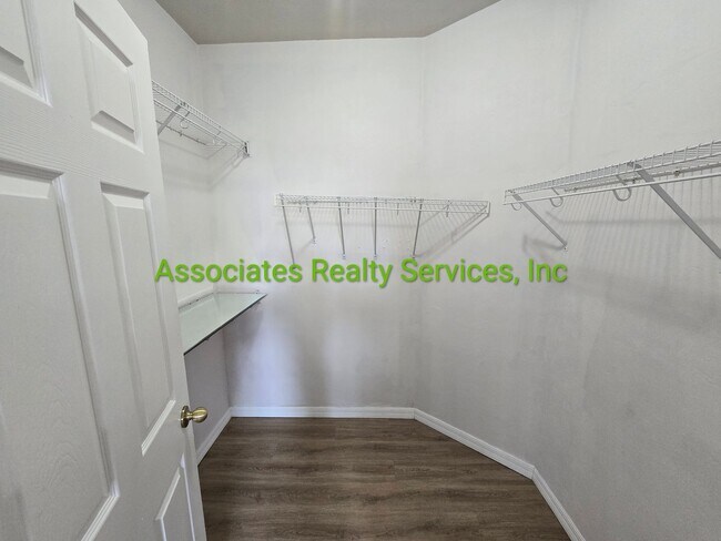 Building Photo - 3/2 Beauty in Turkey Creek