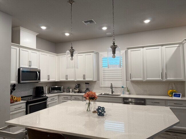 Building Photo - 16409 Lucia Gardens Ln