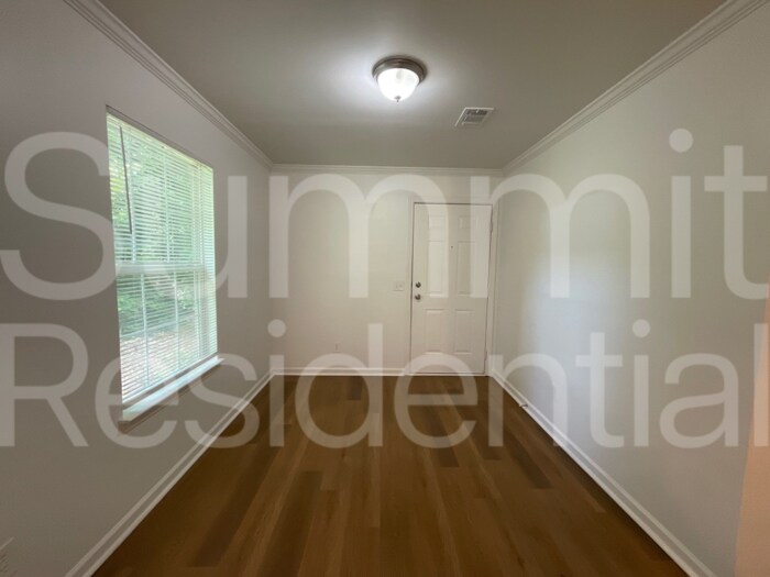 Building Photo - 651 Langston Dr SW