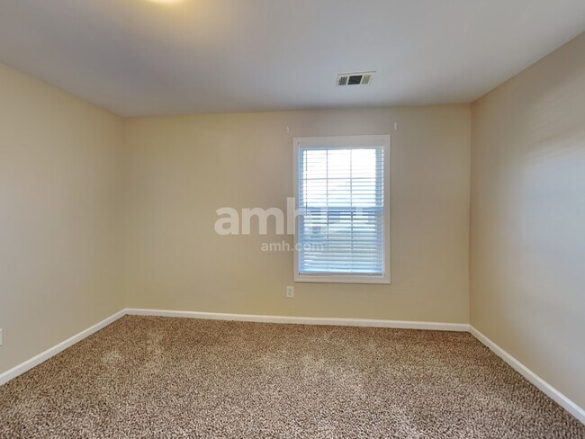 Building Photo - 521 San Dra Way