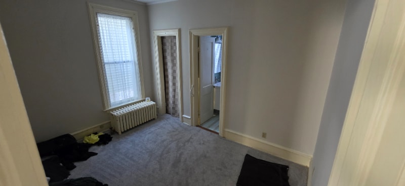 Building Photo - 621 6th St SE