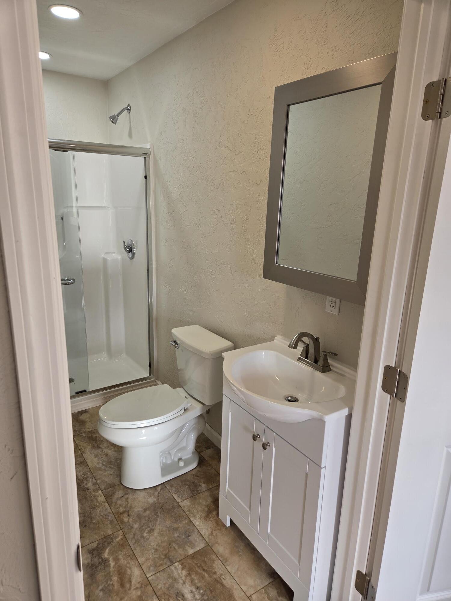 Bathroom - 1357 US-30