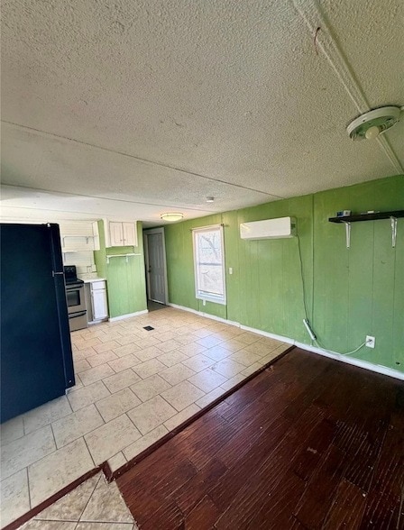 Building Photo - 109 Seminole Dr