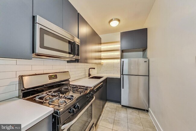 Building Photo - 1010 25th St NW