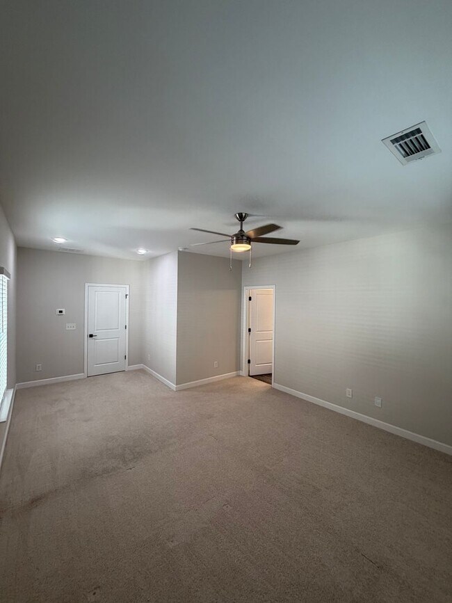 Building Photo - Stunning 3 Bed | 3.5 Bath Townhome in Atlanta’s Sought-After Upper Westside (30318)