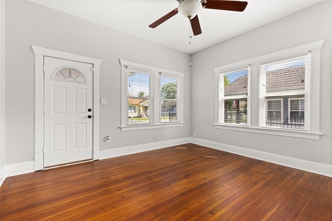 Building Photo - 707 Tabor St
