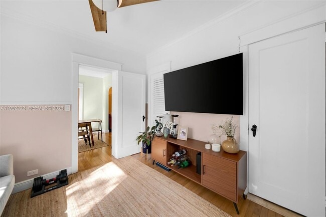 Building Photo - 970 NW 10th Ave