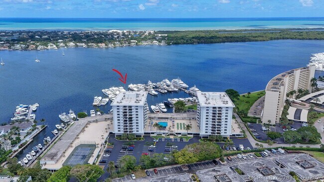 Building Photo - 1208 Marine Way W