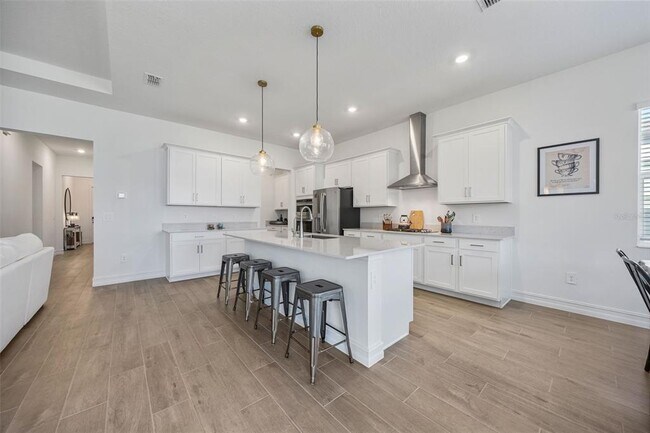 Building Photo - 6834 115th St E