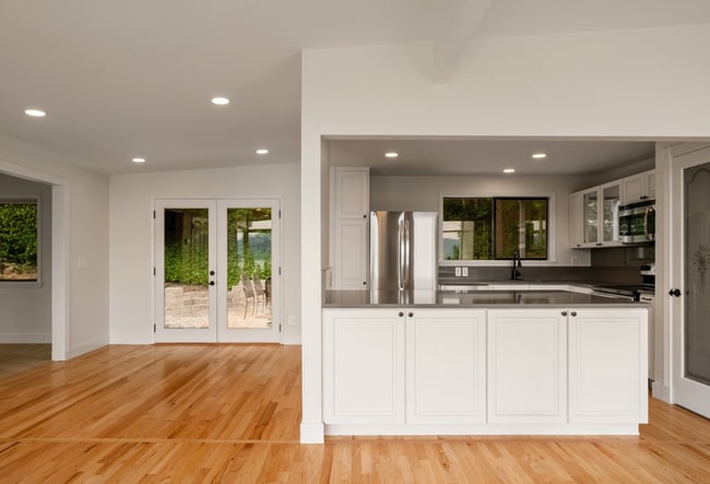 Building Photo - Elegant 4 bed home with Lake Sammamish Vie...
