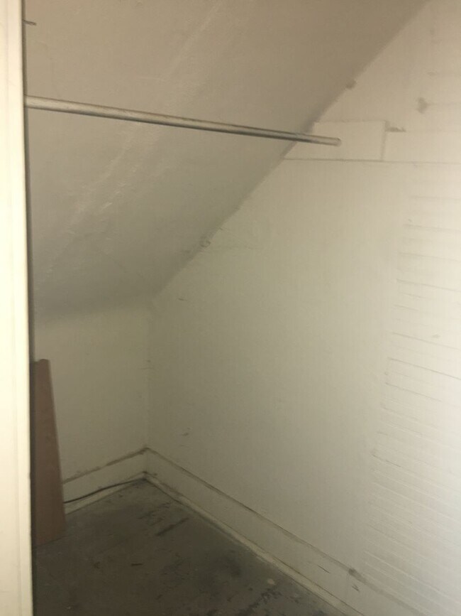 Building Photo - 1430 SW Polk St