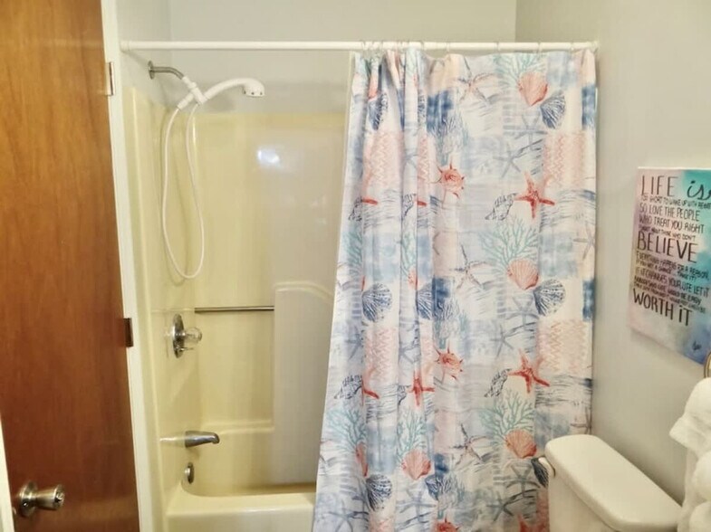 Building Photo - 1920 Bent Grass Dr