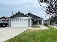 Building Photo - 3 bedroom 2 bathroom home located in Rathdrum
