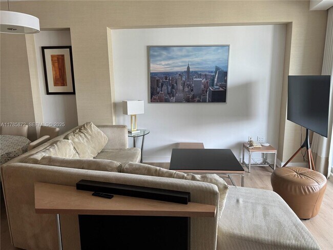 Building Photo - 1395 Brickell Ave