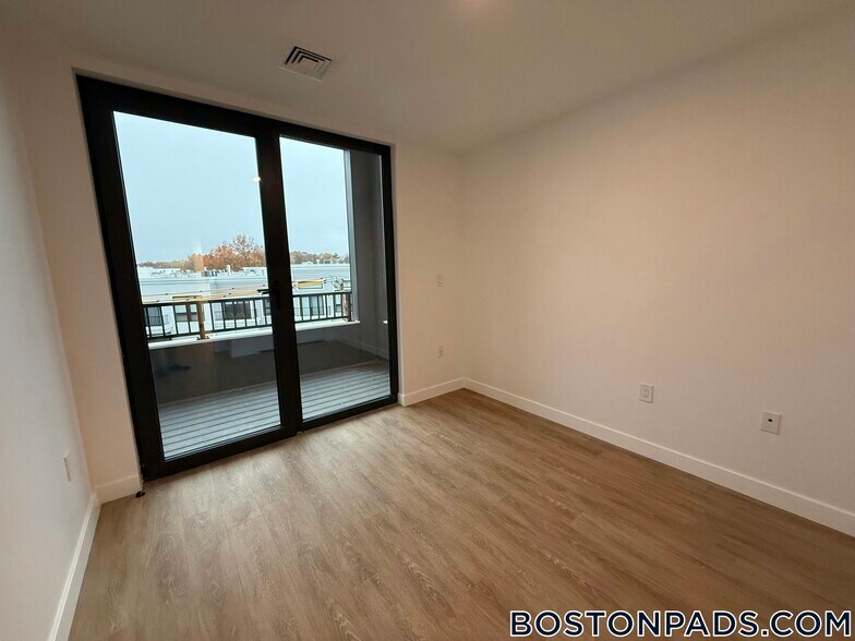 Building Photo - 199 Gardner St