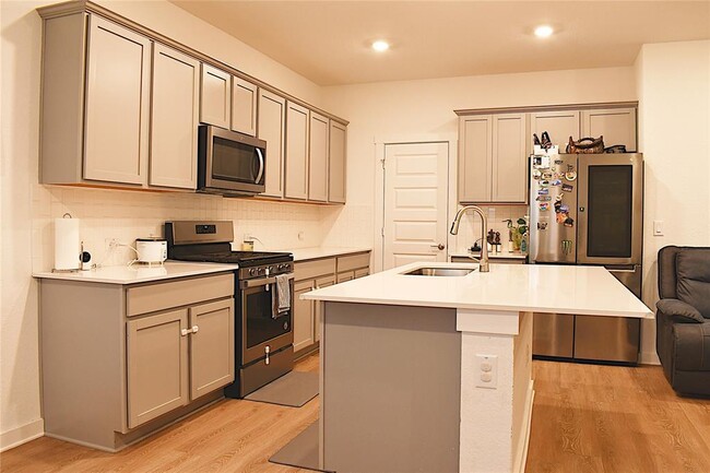 Building Photo - 112 Cupreata Ln