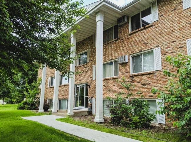 Building Photo - Great One Bedroom Condo in New Hope for $1...
