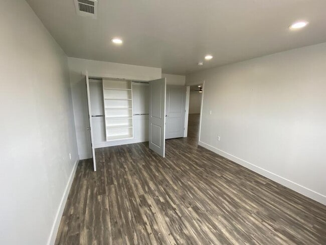 Building Photo - 705N US-191