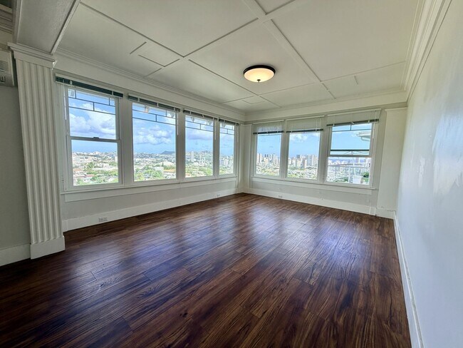 Building Photo - Exclusive Lower Manoa Historical Estate:  Panoramic Diamond Head Views & Modern Features