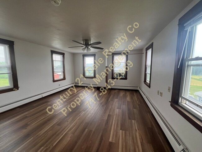 Building Photo - 4 BR Home in Red Lion School District