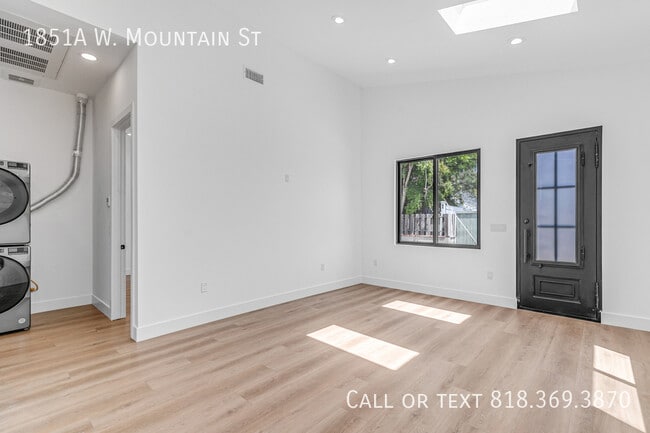 Building Photo - 1851 W Mountain St