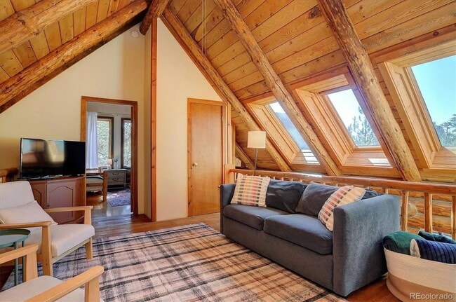 Building Photo - Mountain Log Home for Rent with views and ...