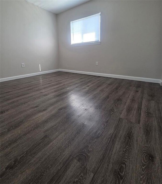 Building Photo - 3 Admiralty Dr