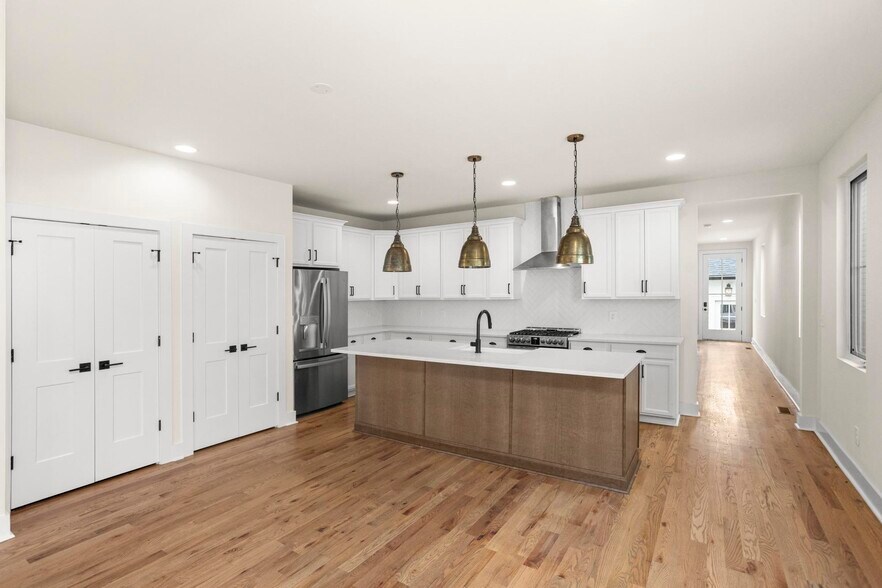 Building Photo - 337 Gatewood Ave