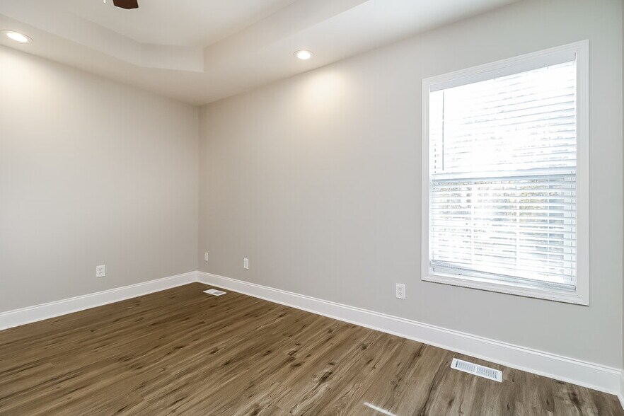 Building Photo - 1320 Ujamaa Dr