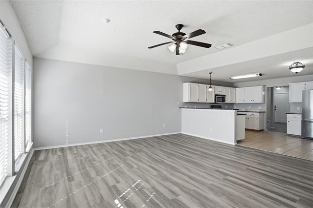 Building Photo - 5713 Sea Breeze Ln