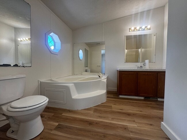 Building Photo - WELCOME HOME!