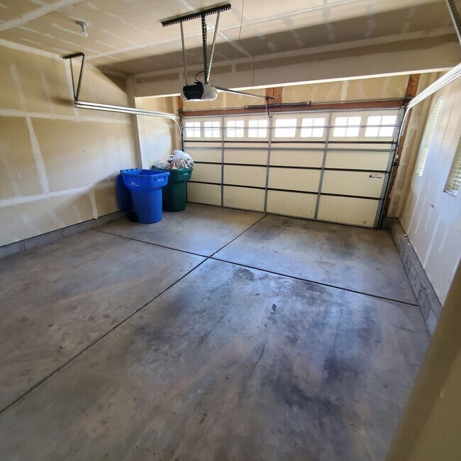 Building Photo - 1785 W 815 S