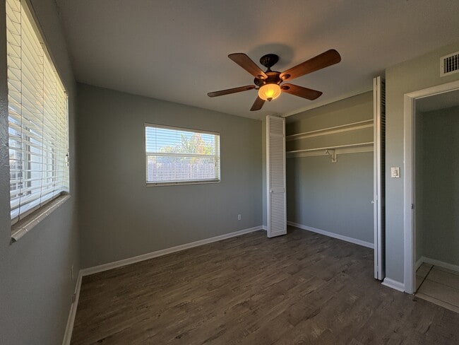 Building Photo - 1093 Hollygate Ln