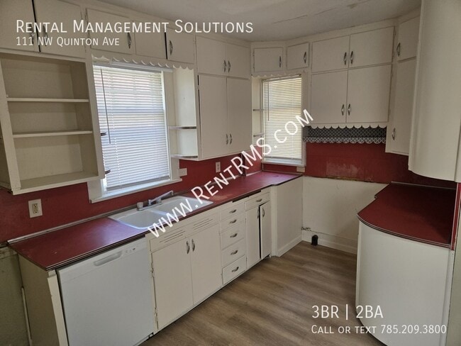 Building Photo - 111 NW Quinton Ave