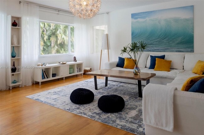 Building Photo - 750 NE 120th St