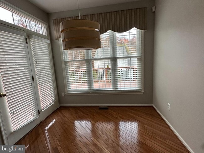 Building Photo - 355 Rockmeade Dr