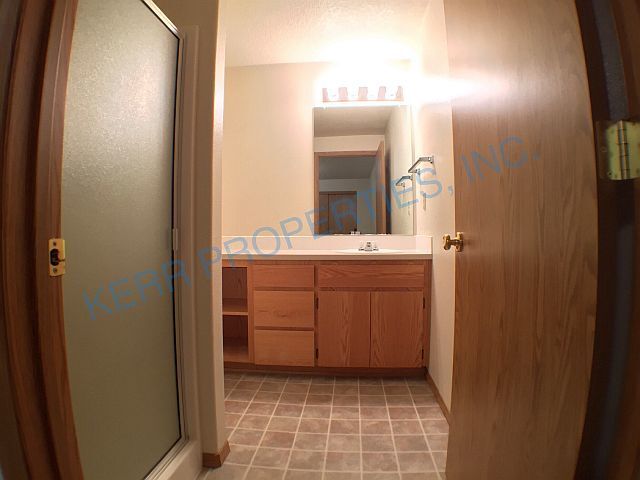 Building Photo - FREE RENT! Modern 2-Bed, 2-Bath Multiplex ...