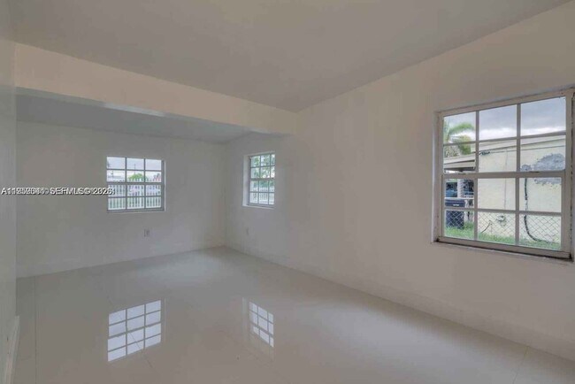 Building Photo - 2260 Service Rd