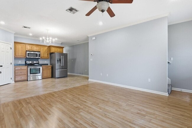 Building Photo - 620 Bienville St