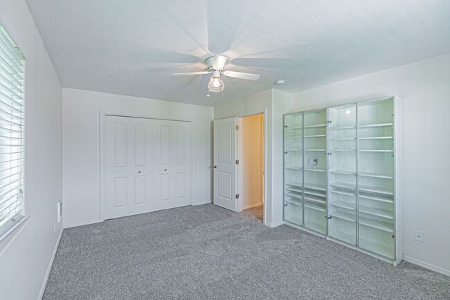 Building Photo - Updated 2-Bedroom Home with Garage and Fen...