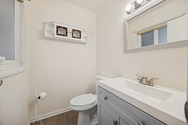 Building Photo - 21W225 Coronet Rd