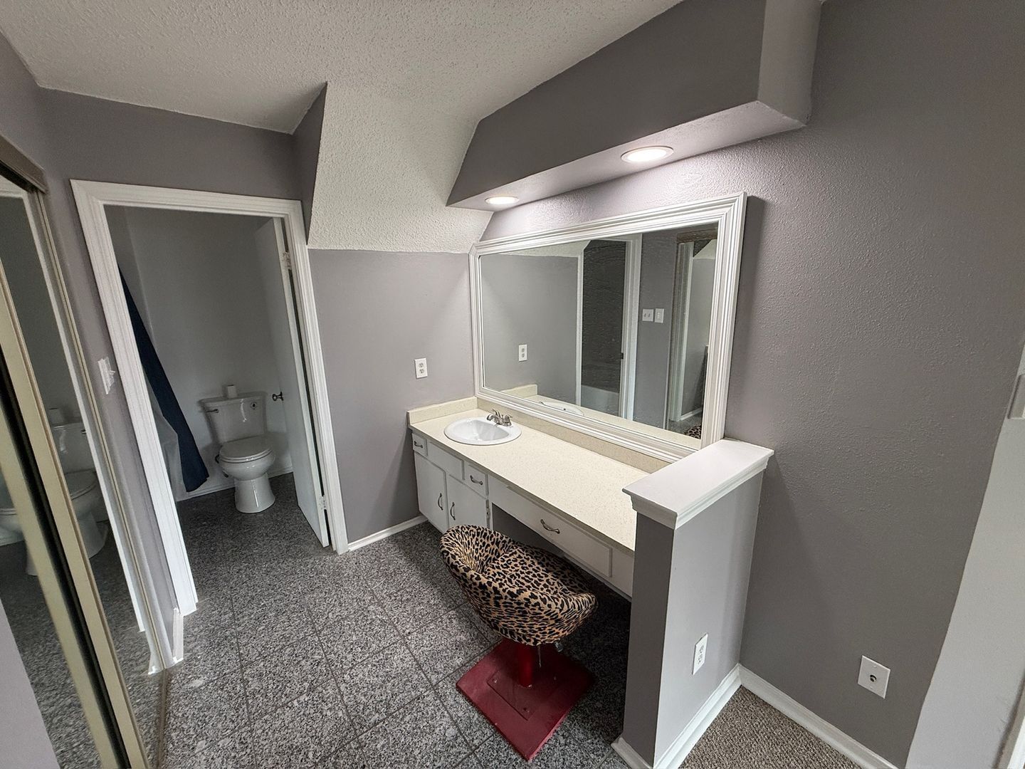 Building Photo - 186 Avant Garde Cir