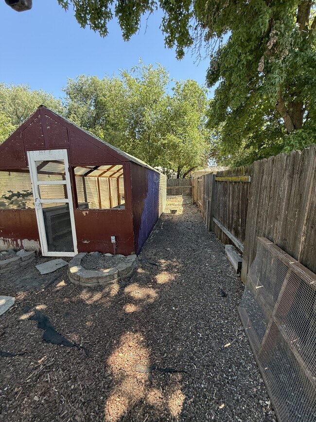 Building Photo - 1023 Murray Ave