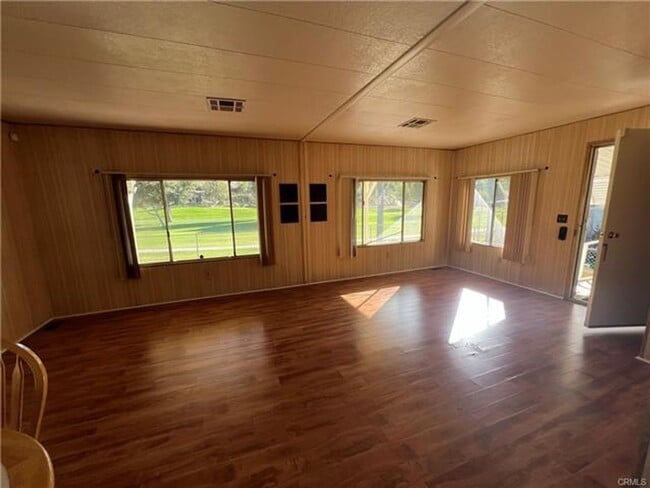 Building Photo - Peaceful Golf Course Living in a 55+ Community