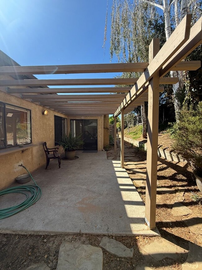 Building Photo - Located in Bauer Estates Near The Country ...