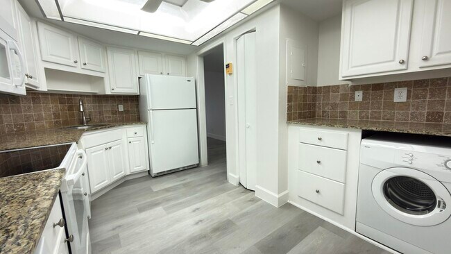 Building Photo - 2000 Presidential Way