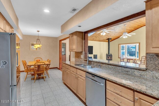 Building Photo - 9 Cherry Hill Ln